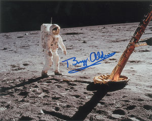 Lot #8385 Buzz Aldrin Signed Photograph - Image 1