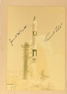 Lot #8078  Gemini 4 Signed Photograph - Image 1