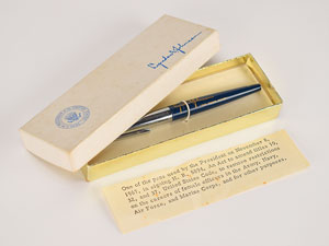 Lot #4131 Lyndon B. Johnson 1967 Female Military Officers Bill Signing Pen - Image 1