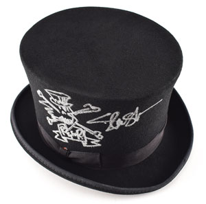 Lot #9429  Guns N' Roses: Slash Signed Hat - Image 2