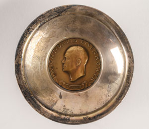 Lot #61 Dwight D. Eisenhower Inaugural Medal Bowl and Signature - Image 2