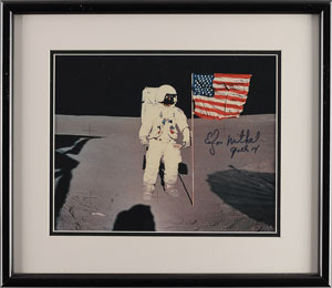 Lot #8480 Edgar Mitchell Signed Photograph - Image 2