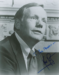 Lot #417 Neil Armstrong - Image 1