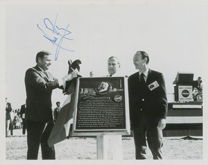 Lot #467 Neil Armstrong - Image 1