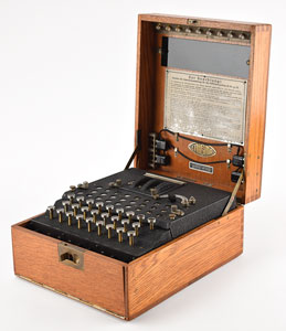 Lot #322  German 1935 Enigma Machine - Image 3