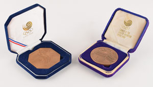 Lot #3095  Seoul 1988 Summer Olympics Bronze Participation Medal and Press Medal with Cases - Image 1