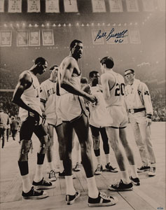 Lot #691  Basketball Hall of Famers - Image 4