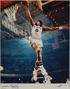 Lot #691  Basketball Hall of Famers - Image 6