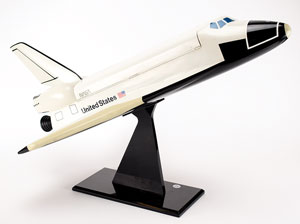 Lot #8019  Space Shuttle Orbiter Model - Image 2