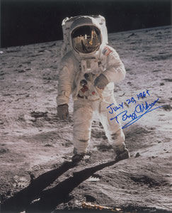 Lot #8404 Buzz Aldrin Signed Photograph - Image 1