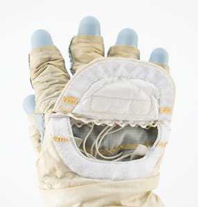 Lot #8635  Space Shuttle 4000 Series Complete Glove - Image 10