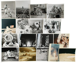 Lot #2266  Apollo Original Vintage NASA Photography Collection - Image 9