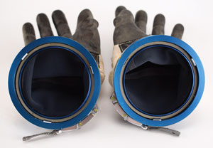 Lot #2282 Sergei Zalyotin's Soyuz TM-30 Flown Sokol Gloves - Image 5