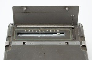 Lot #2118  Cold War German RT-3 Burst Encoder - Image 3