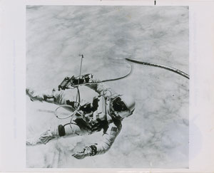 Lot #2186  Gemini Original Vintage NASA and Press Photograph Archive - Image 11