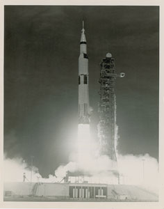 Lot #2229  Apollo 11 Original Vintage NASA and Press Photograph Archive - Image 12
