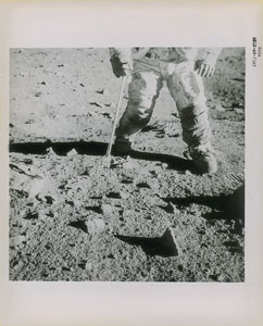 Lot #2208  Apollo Program and Space Shuttle Original Vintage NASA and Press Photograph Archive - Image 16
