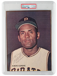 Lot #4032 Roberto Clemente Signed Photograph - Image 1