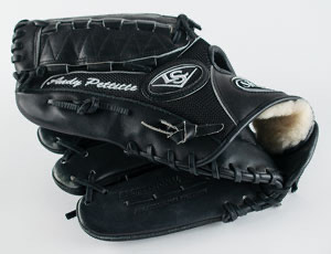 Lot #4087 Andy Pettitte Game-Used Glove - Image 1