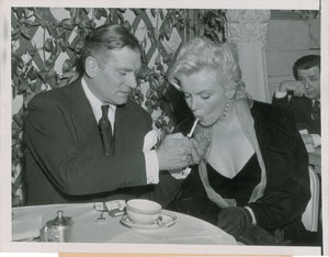Lot #1119 Marilyn Monroe and Laurence Olivier - Image 1