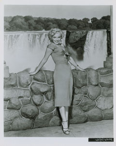 Lot #1100 Marilyn Monroe - Image 1