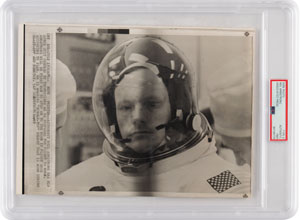 Lot #528 Neil Armstrong - Image 1