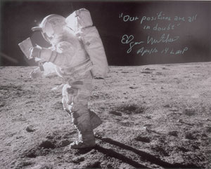 Lot #4265 Edgar Mitchell Signed Photograph - Image 1