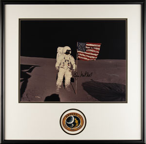 Lot #4266 Edgar Mitchell Signed Photograph - Image 2