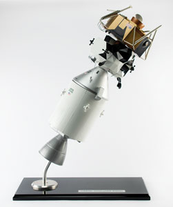 Lot #4490  Apollo Command Service and Lunar Module Model - Image 1