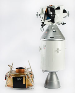 Lot #4490  Apollo Command Service and Lunar Module Model - Image 2