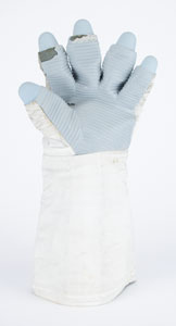 Lot #379  Space Shuttle 4000 Series EMU Glove TMG - Image 2