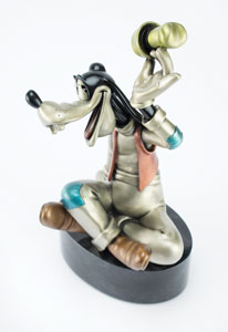 Lot #739  Goofy limited edition statue - Image 3