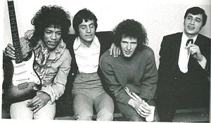 Lot #5294 Jimi Hendrix and Noel Redding Signatures - Image 3