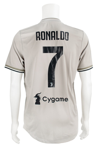 Lot #833 Cristiano Ronaldo - Image 2