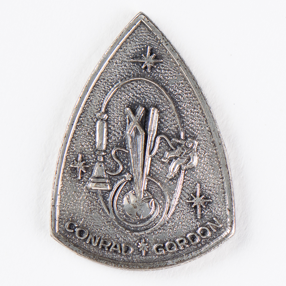 Lot #3326 Al Worden's Gemini 11 Flown Fliteline Medallion