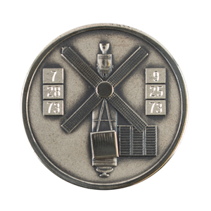 Lot #3532 Alan Bean's Skylab 3 Flown Robbins Medallion - Image 2