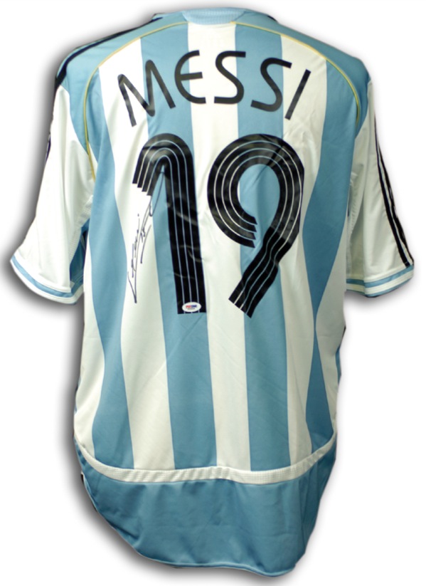 Lot #1528 Soccer: Messi, Leo