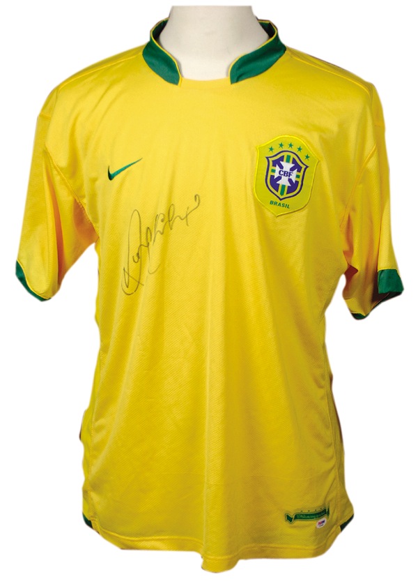 Lot #1425 Soccer: Ronaldinho