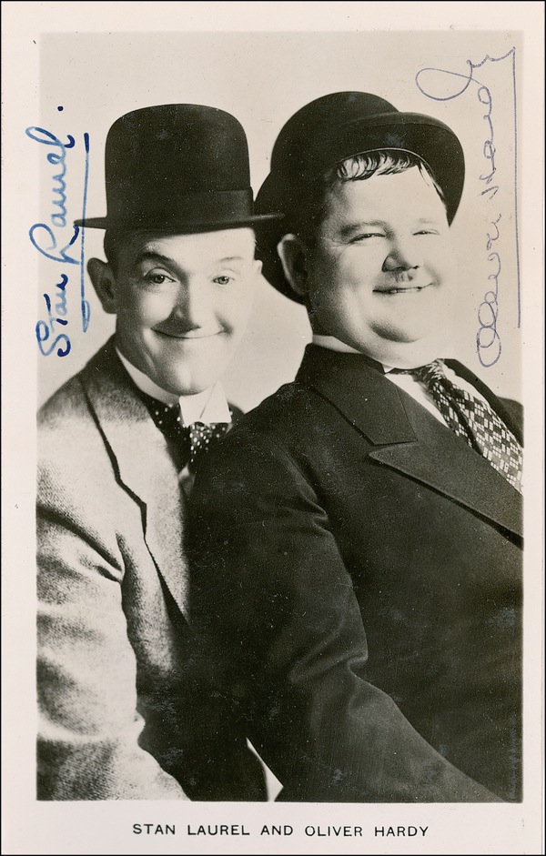 Lot #887 Laurel and Hardy