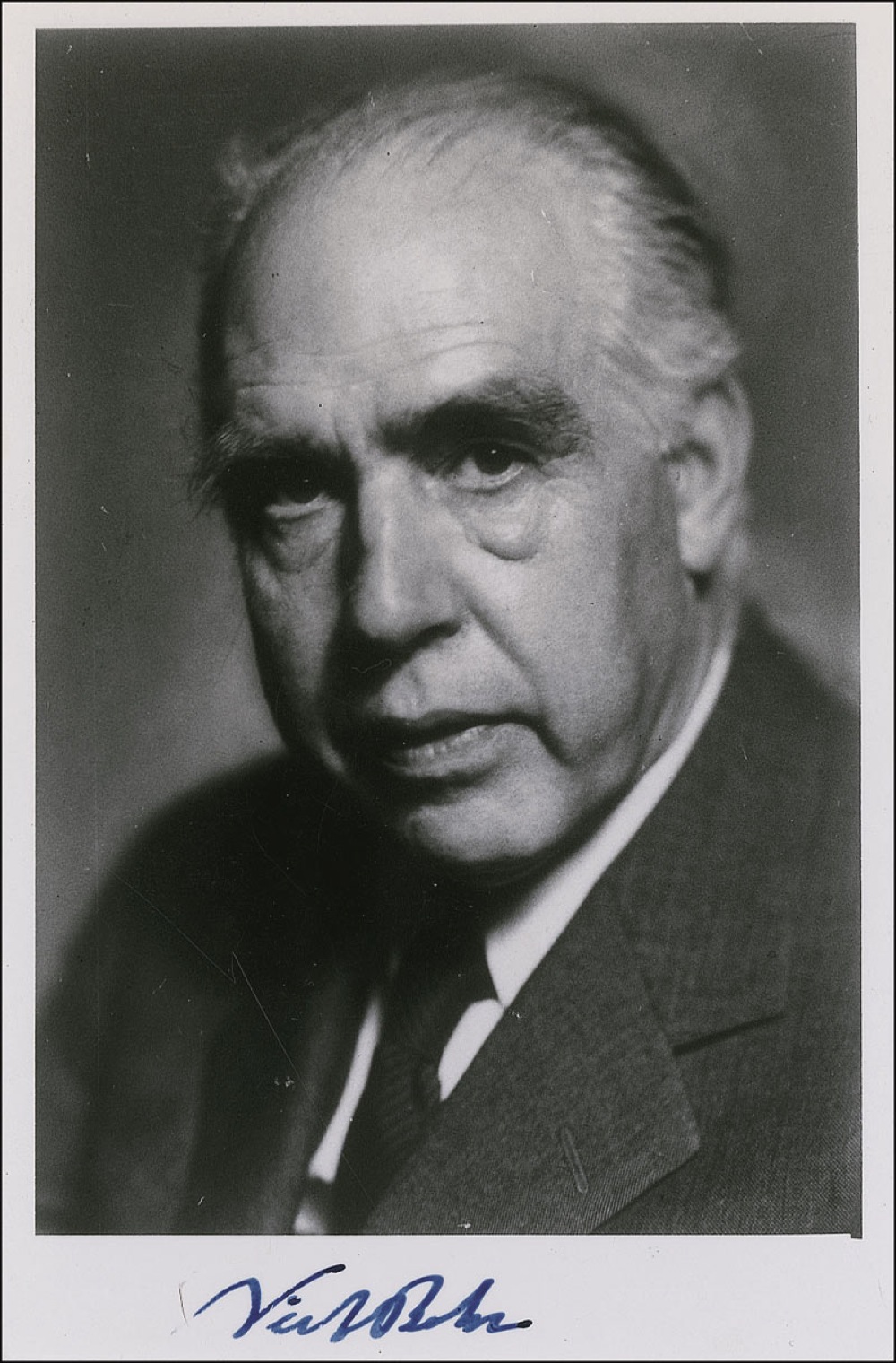 Lot #218 Niels Bohr