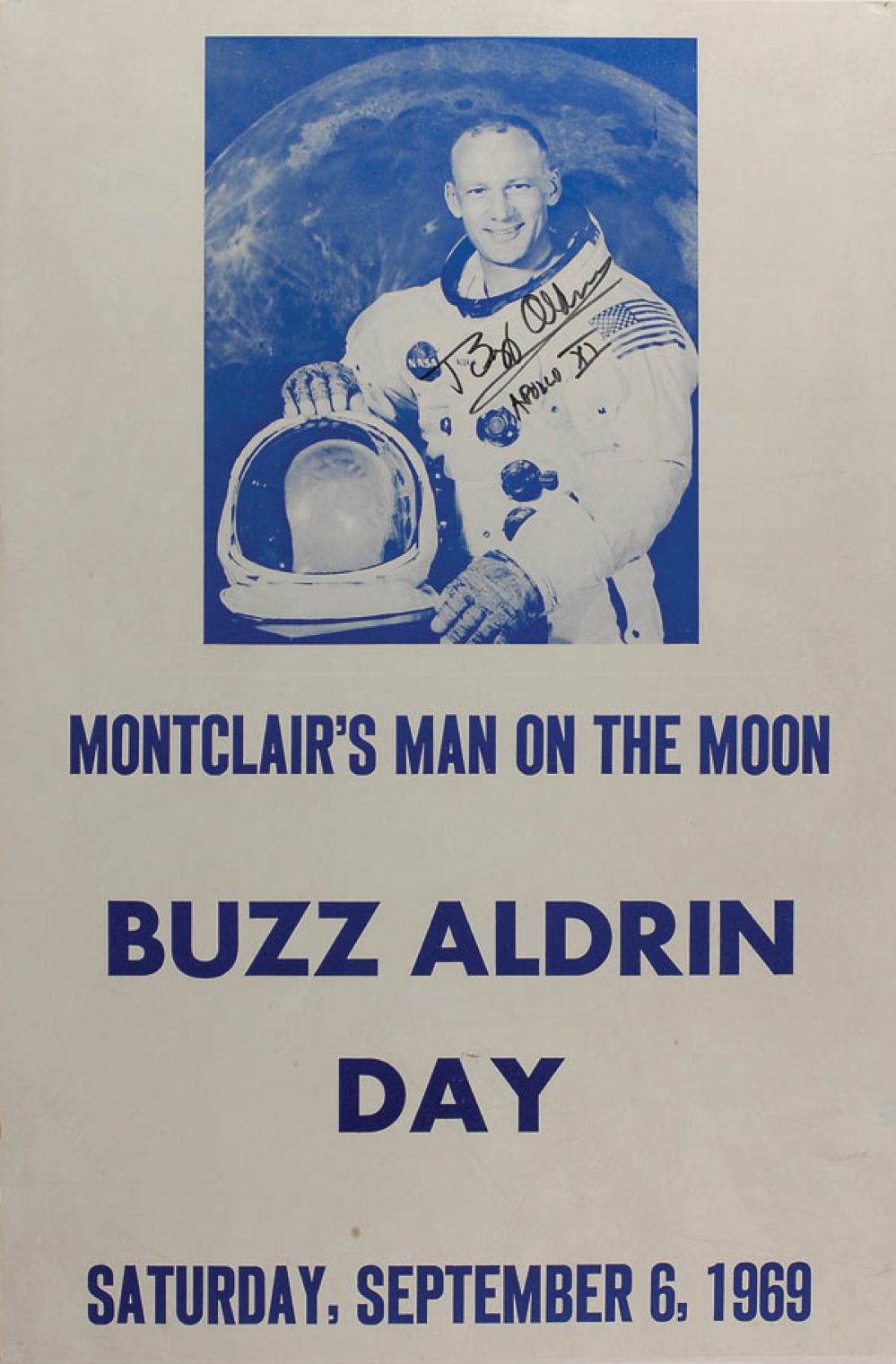 Lot #422 Buzz Aldrin