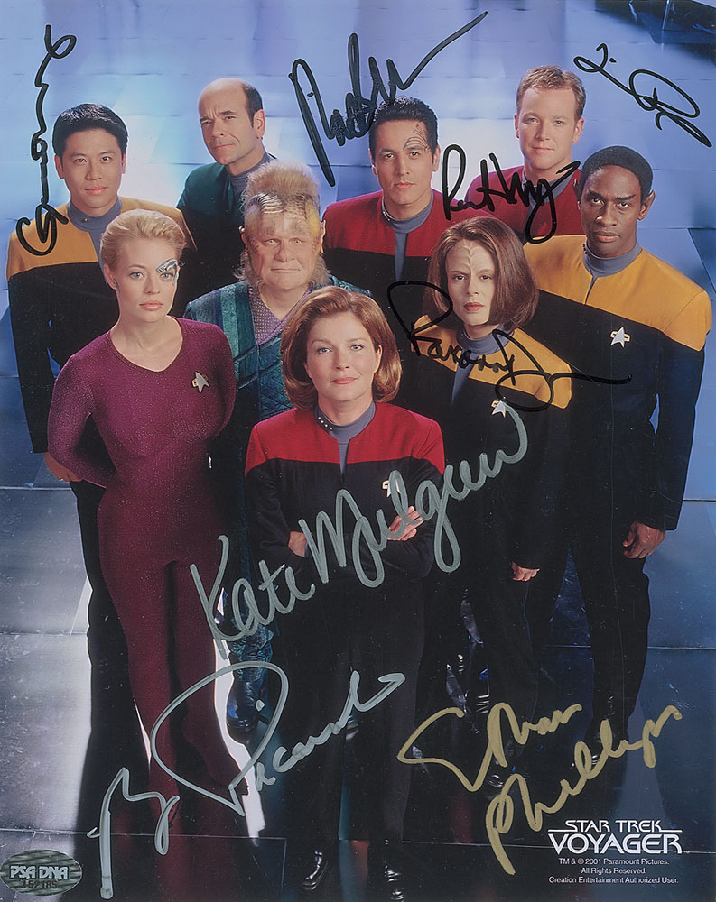 Lot #747 Star Trek: Voyager