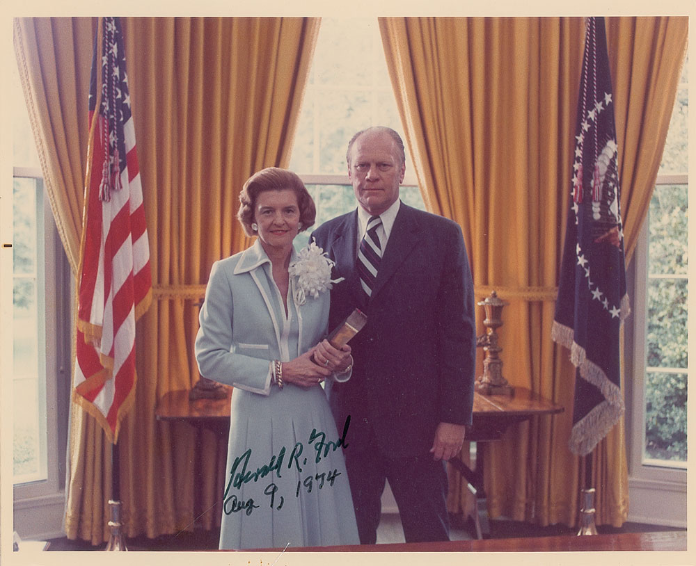 Lot #269 Gerald Ford Signed Photograph