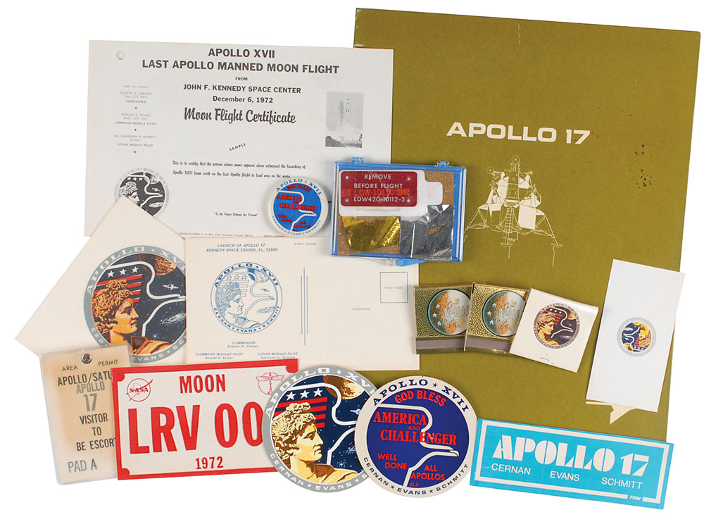 Lot #9473 Collection of Fifteen Apollo 17 Items
