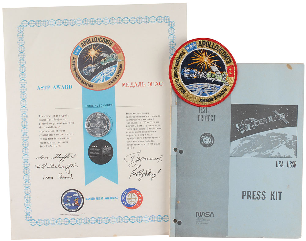 Lot #9478 Apollo-Soyuz Press Kit, Patch, and Award