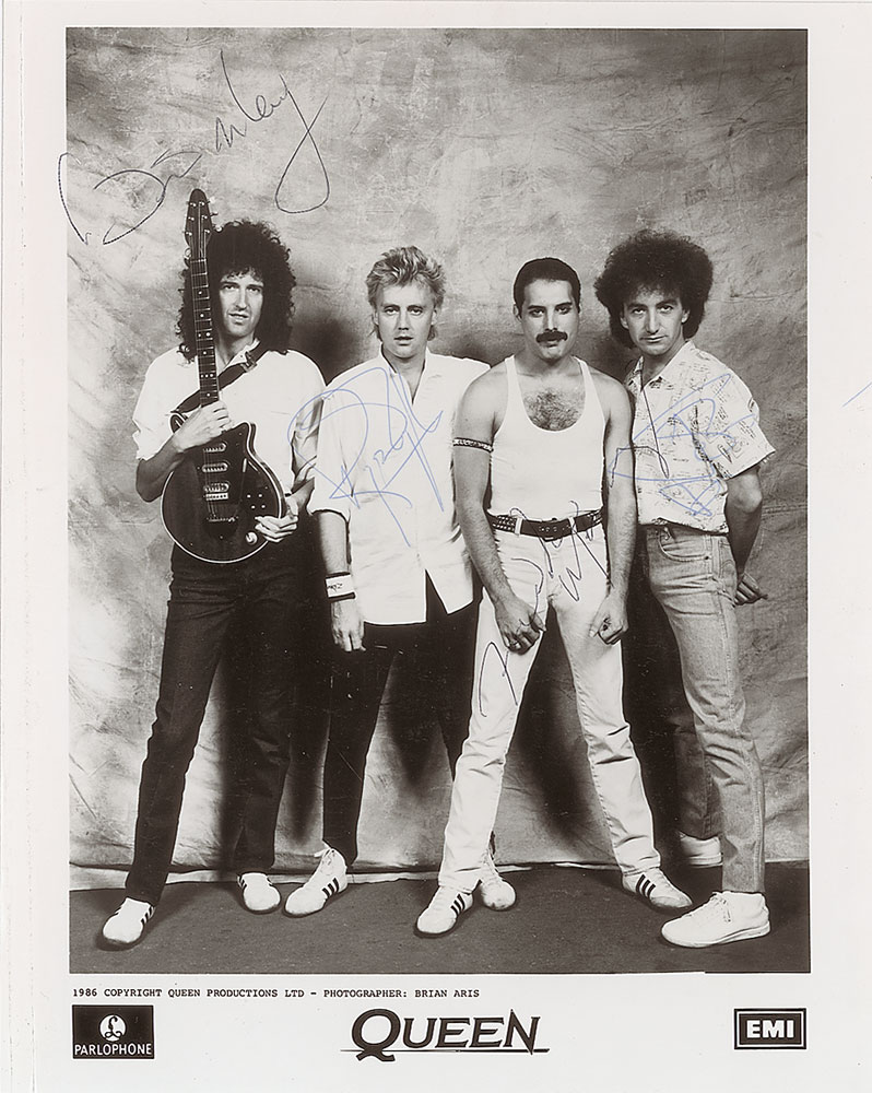 Lot #2346 Queen Signed Photograph
