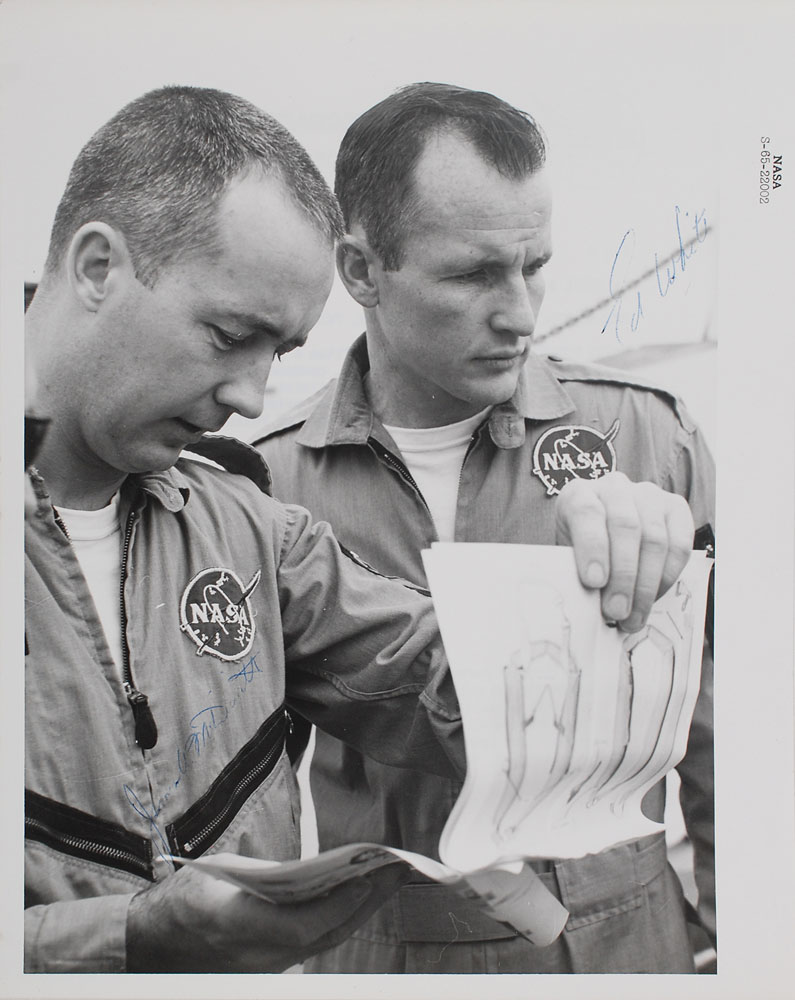 Lot #9105 Gemini 4 Signed Photograph