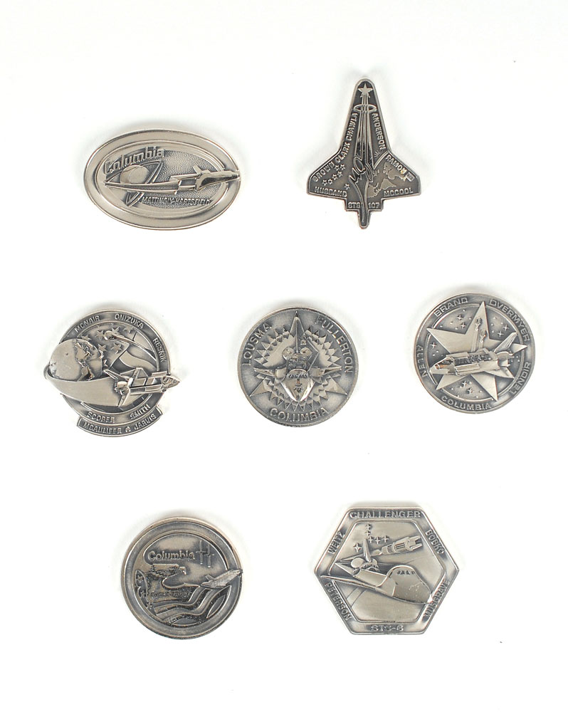 Lot #571  Space Shuttle Medallions
